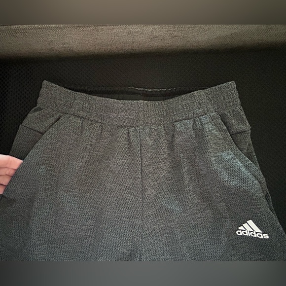 Adidas heather charcoal gray sweatpants; size M. Front pockets. - Picture 4 of 7